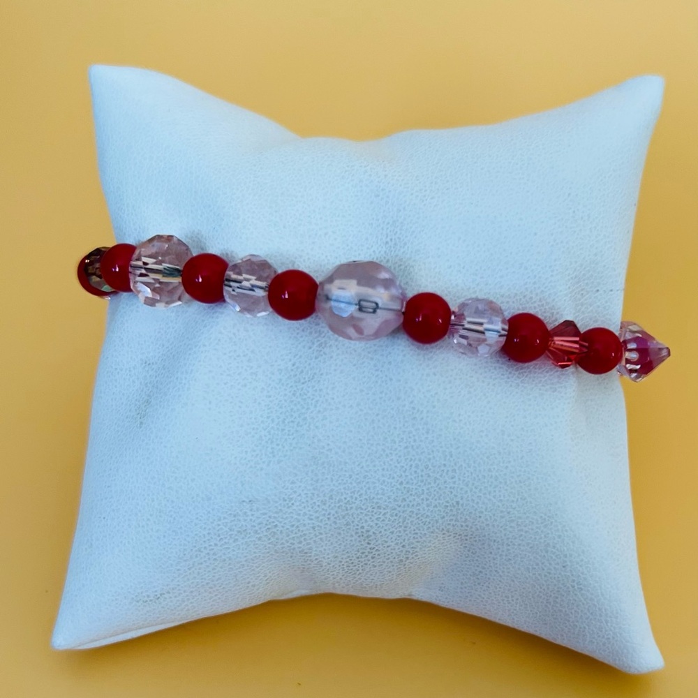 Elegant Red and Pink crystals Beaded Bracelet